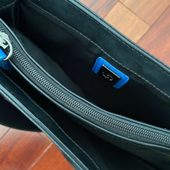 Bugatti side bag - Picture 3 of 3